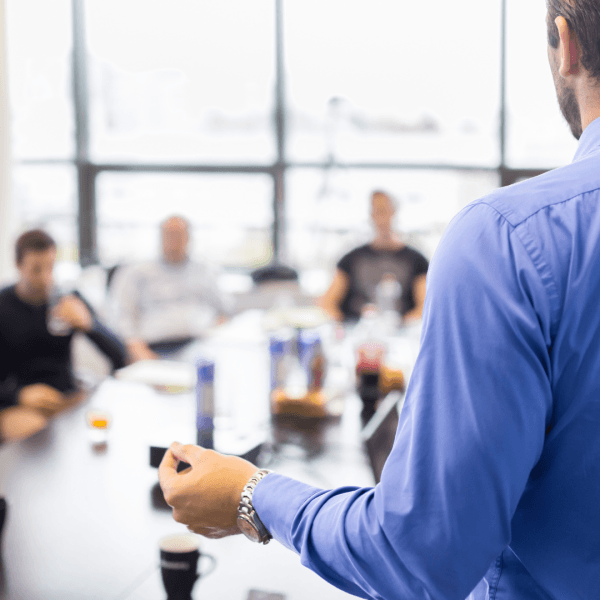 BAGAIMANA HOSPITALITY PROFESIONAL MELAKUKAN PRESENTASI BISNIS?